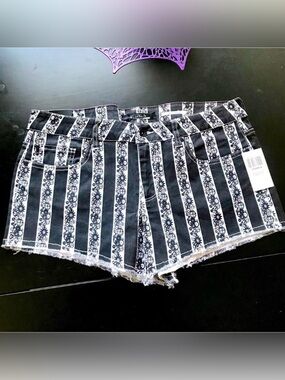 Blk/Wht Striped Gear Shorts